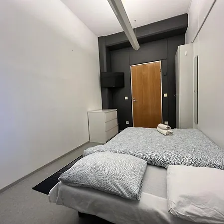 Office House Services 215 Hostel *