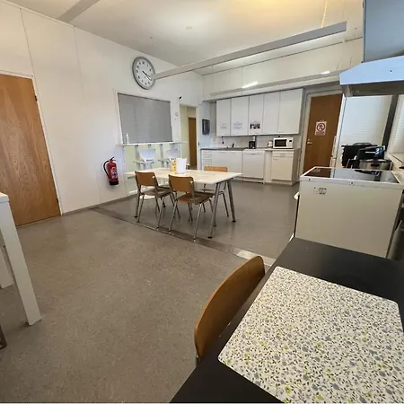 Office House Services 215 Albergue *