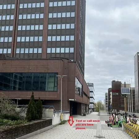 Office House Services 215 * هلسنكي