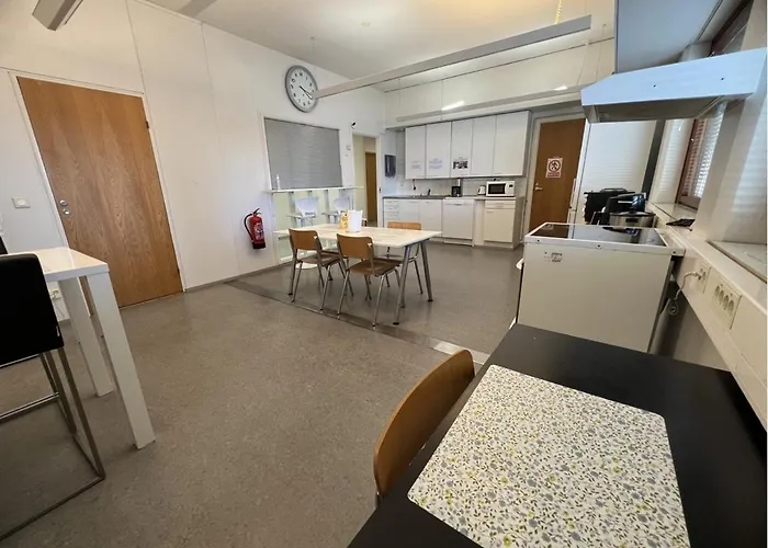 Office House Services 215 Albergue *